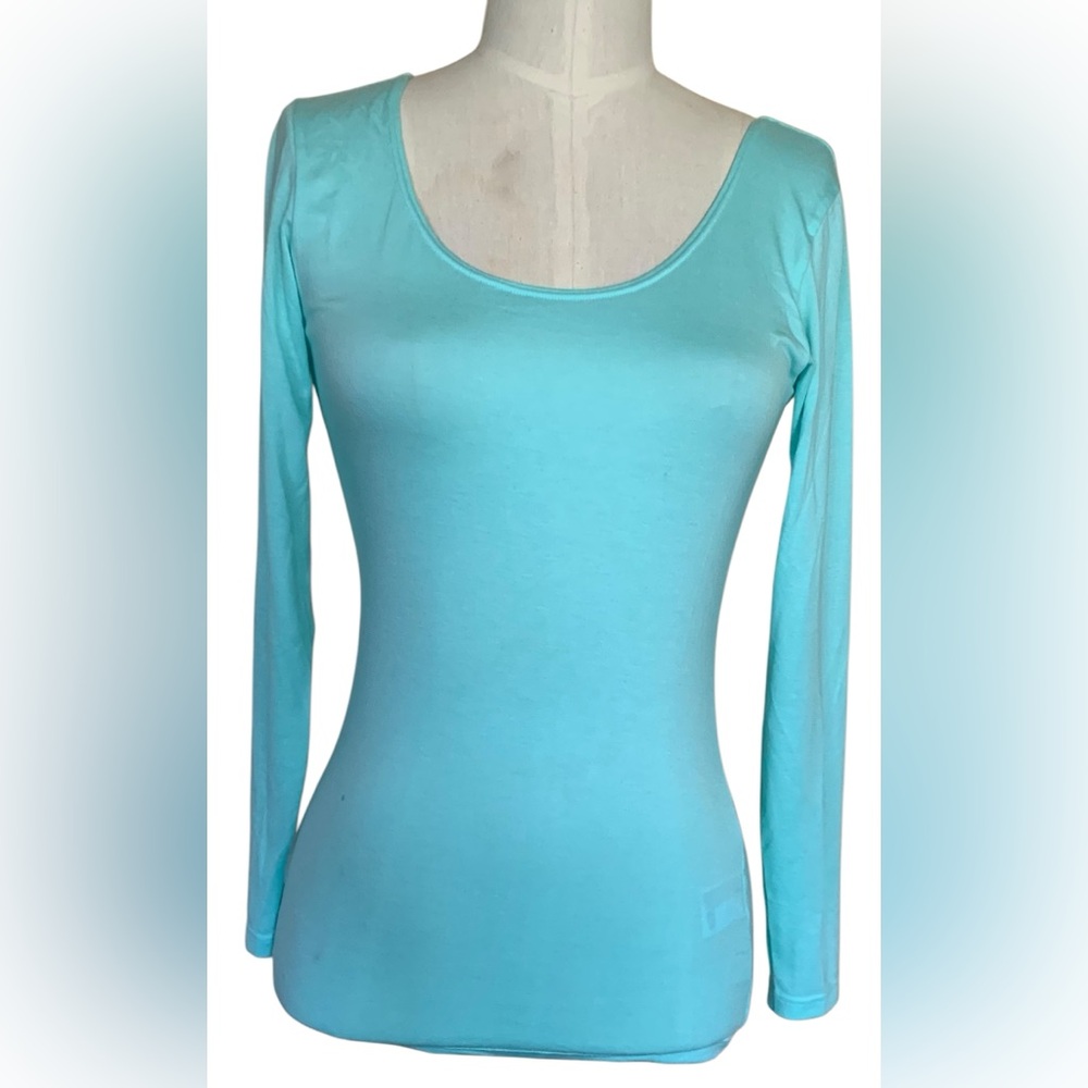 Uniqlo XS Long Sleeve Top Bust 31-33 Inches